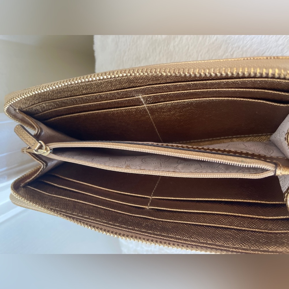 Michael Kors gold Metallic Wallet EUC - Picture 7 of 10